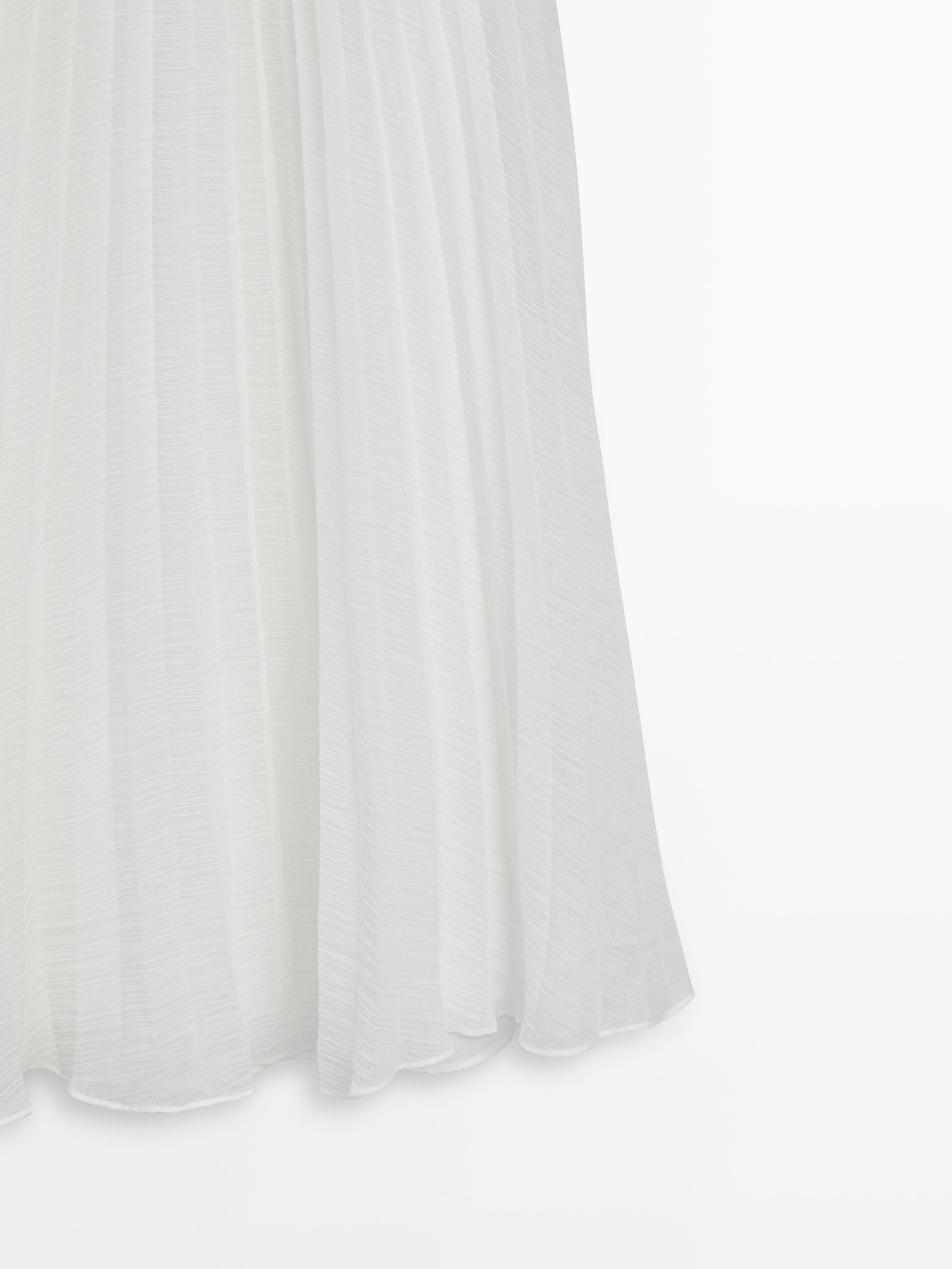Long matching dress with pleated detail